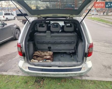 Серый Крайслер Вояджер, объемом двигателя 2.5 л и пробегом 340 тыс. км за 3200 $, фото 14 на Automoto.ua