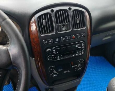 Серый Крайслер Вояджер, объемом двигателя 2.5 л и пробегом 340 тыс. км за 3200 $, фото 13 на Automoto.ua