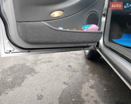 Серый Крайслер Вояджер, объемом двигателя 2.5 л и пробегом 340 тыс. км за 3200 $, фото 10 на Automoto.ua