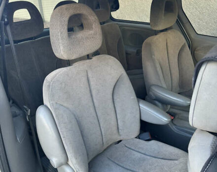 Серый Крайслер Вояджер, объемом двигателя 2.5 л и пробегом 380 тыс. км за 5200 $, фото 10 на Automoto.ua