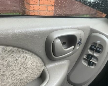 Серый Крайслер Вояджер, объемом двигателя 2.4 л и пробегом 176 тыс. км за 5600 $, фото 8 на Automoto.ua