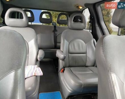 Серый Крайслер Вояджер, объемом двигателя 2.5 л и пробегом 340 тыс. км за 3200 $, фото 7 на Automoto.ua