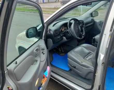 Серый Крайслер Вояджер, объемом двигателя 2.5 л и пробегом 340 тыс. км за 3200 $, фото 11 на Automoto.ua