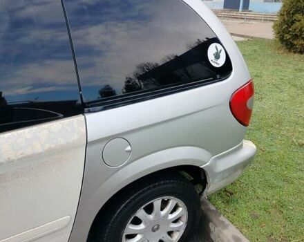 Серый Крайслер Вояджер, объемом двигателя 2.5 л и пробегом 340 тыс. км за 3200 $, фото 8 на Automoto.ua