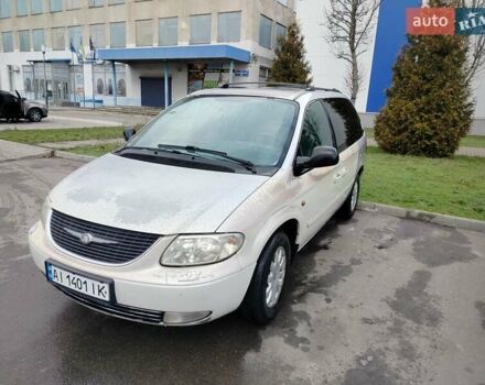 Серый Крайслер Вояджер, объемом двигателя 2.5 л и пробегом 340 тыс. км за 3200 $, фото 1 на Automoto.ua