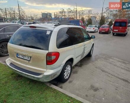 Серый Крайслер Вояджер, объемом двигателя 2.5 л и пробегом 340 тыс. км за 3200 $, фото 3 на Automoto.ua