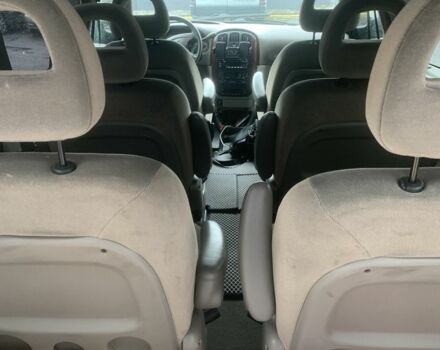 Серый Крайслер Вояджер, объемом двигателя 2.4 л и пробегом 176 тыс. км за 5600 $, фото 5 на Automoto.ua