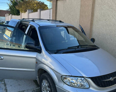 Крайслер Вояджер 2003 в Николаеве на Automoto.ua Серый Крайслер Вояджер, объемом двигателя 2.5 л и пробегом 380 тыс. км за 5200 $, фото 3 на Automoto.ua