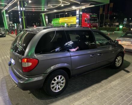 Серый Крайслер Вояджер, объемом двигателя 2.5 л и пробегом 490 тыс. км за 5300 $, фото 3 на Automoto.ua