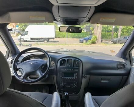 Серый Крайслер Вояджер, объемом двигателя 2.5 л и пробегом 490 тыс. км за 5300 $, фото 5 на Automoto.ua