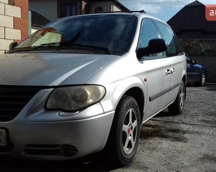 Сірий Крайслер Voyager, об'ємом двигуна 2.4 л та пробігом 175 тис. км за 6500 $, фото 1 на Automoto.ua