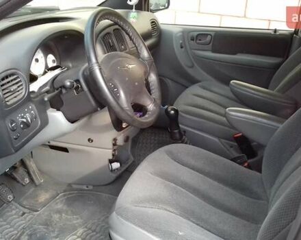 Сірий Крайслер Voyager, об'ємом двигуна 2.4 л та пробігом 175 тис. км за 6500 $, фото 4 на Automoto.ua