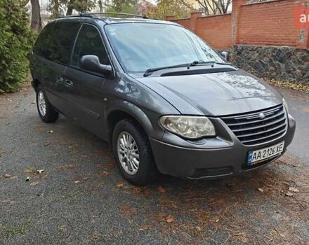 Сірий Крайслер Voyager, об'ємом двигуна 2.78 л та пробігом 280 тис. км за 4100 $, фото 3 на Automoto.ua