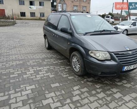 Серый Крайслер Вояджер, объемом двигателя 2.8 л и пробегом 231 тыс. км за 1350 $, фото 8 на Automoto.ua