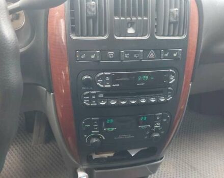 Серый Крайслер Вояджер, объемом двигателя 2.8 л и пробегом 477 тыс. км за 4500 $, фото 9 на Automoto.ua