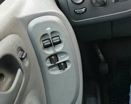 Сірий Крайслер Voyager, об'ємом двигуна 2.78 л та пробігом 280 тис. км за 4100 $, фото 20 на Automoto.ua