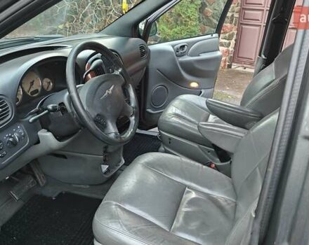 Сірий Крайслер Voyager, об'ємом двигуна 2.78 л та пробігом 280 тис. км за 4100 $, фото 13 на Automoto.ua