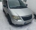 Серый Крайслер Вояджер, объемом двигателя 2.8 л и пробегом 477 тыс. км за 4500 $, фото 1 на Automoto.ua