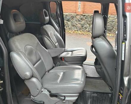 Сірий Крайслер Voyager, об'ємом двигуна 2.78 л та пробігом 280 тис. км за 4100 $, фото 24 на Automoto.ua