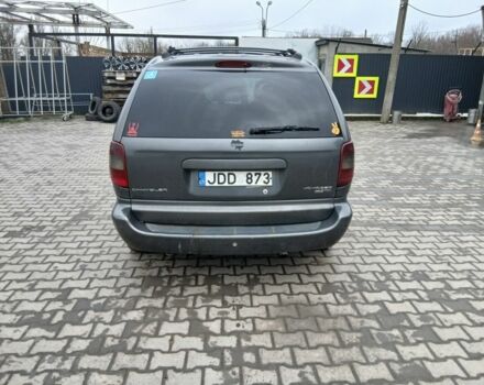 Сірий Крайслер Voyager, об'ємом двигуна 0 л та пробігом 234 тис. км за 1565 $, фото 4 на Automoto.ua