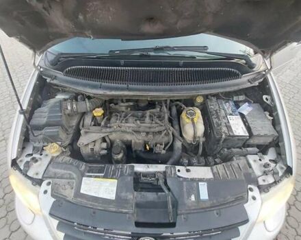 Серый Крайслер Вояджер, объемом двигателя 2.78 л и пробегом 250 тыс. км за 5900 $, фото 9 на Automoto.ua