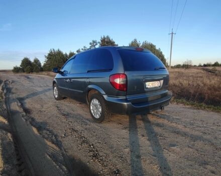 Сірий Крайслер Voyager, об'ємом двигуна 2.8 л та пробігом 400 тис. км за 5300 $, фото 3 на Automoto.ua