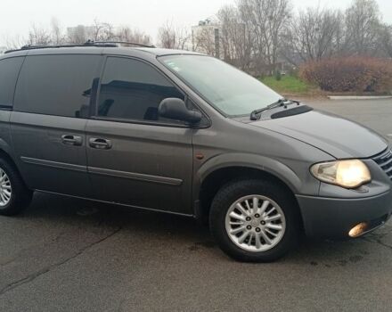 Сірий Крайслер Voyager, об'ємом двигуна 2.8 л та пробігом 355 тис. км за 5323 $, фото 3 на Automoto.ua