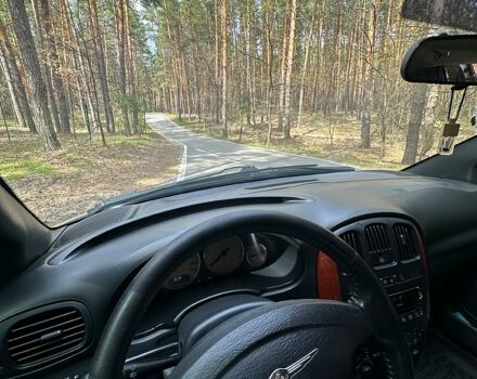 Сірий Крайслер Voyager, об'ємом двигуна 2.5 л та пробігом 319 тис. км за 7000 $, фото 3 на Automoto.ua