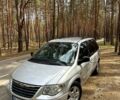 Сірий Крайслер Voyager, об'ємом двигуна 2.5 л та пробігом 319 тис. км за 7000 $, фото 1 на Automoto.ua