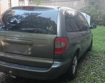 Сірий Крайслер Voyager, об'ємом двигуна 3.3 л та пробігом 300 тис. км за 1900 $, фото 3 на Automoto.ua