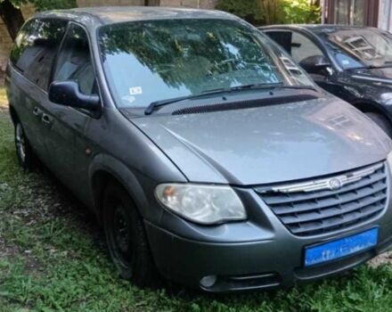 Сірий Крайслер Voyager, об'ємом двигуна 3.3 л та пробігом 300 тис. км за 1900 $, фото 4 на Automoto.ua