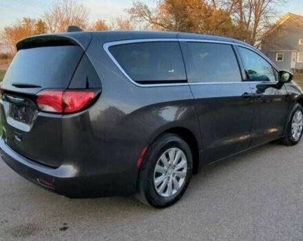 Сірий Крайслер Voyager, об'ємом двигуна 3.6 л та пробігом 34 тис. км за 2400 $, фото 2 на Automoto.ua