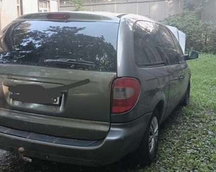 Серый Крайслер Вояджер, объемом двигателя 3.3 л и пробегом 300 тыс. км за 1786 $, фото 2 на Automoto.ua