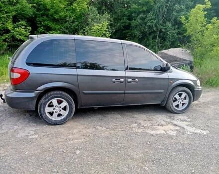 Серый Крайслер Вояджер, объемом двигателя 2.78 л и пробегом 320 тыс. км за 6000 $, фото 1 на Automoto.ua