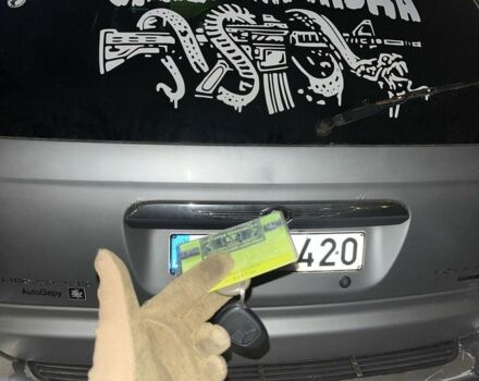 Серый Крайслер Вояджер, объемом двигателя 2.5 л и пробегом 270 тыс. км за 750 $, фото 4 на Automoto.ua