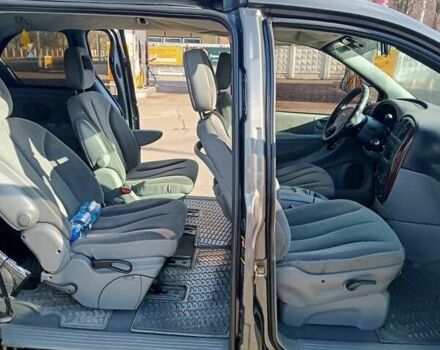 Серый Крайслер Вояджер, объемом двигателя 2.78 л и пробегом 320 тыс. км за 6000 $, фото 9 на Automoto.ua