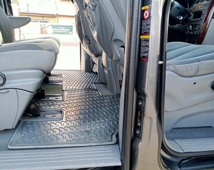 Серый Крайслер Вояджер, объемом двигателя 2.78 л и пробегом 320 тыс. км за 6000 $, фото 11 на Automoto.ua