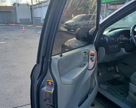 Серый Крайслер Вояджер, объемом двигателя 2.78 л и пробегом 320 тыс. км за 6000 $, фото 21 на Automoto.ua