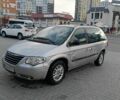 Сірий Крайслер Voyager, об'ємом двигуна 2.8 л та пробігом 250 тис. км за 3500 $, фото 5 на Automoto.ua