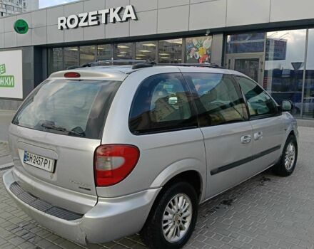 Сірий Крайслер Voyager, об'ємом двигуна 2.8 л та пробігом 250 тис. км за 3500 $, фото 2 на Automoto.ua