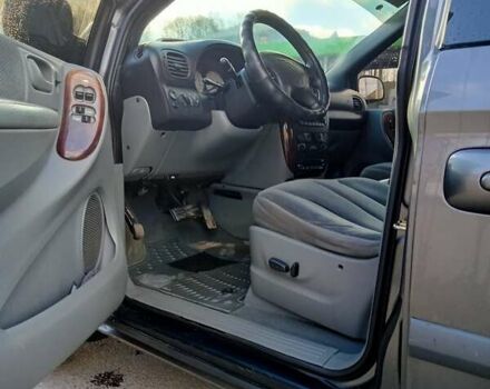 Серый Крайслер Вояджер, объемом двигателя 2.78 л и пробегом 320 тыс. км за 6000 $, фото 19 на Automoto.ua