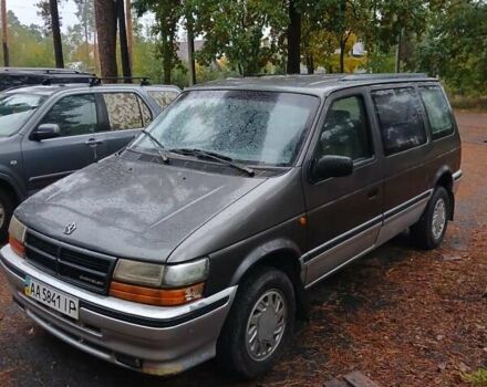 Сірий Крайслер Voyager, об'ємом двигуна 2.5 л та пробігом 145 тис. км за 2700 $, фото 1 на Automoto.ua