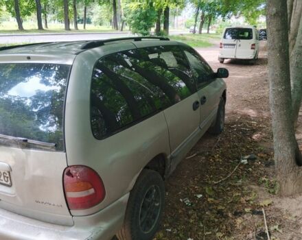 Сірий Крайслер Voyager, об'ємом двигуна 2.5 л та пробігом 390 тис. км за 721 $, фото 1 на Automoto.ua