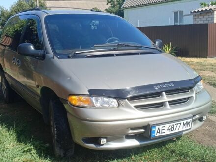 Крайслер Вояджер 1999 в Каменское - Днепродзержинск на Automoto.ua Серый Крайслер Вояджер, объемом двигателя 3.3 л и пробегом 385 тыс. км за 3505 $, фото 1 на Automoto.ua