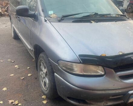 Сірий Крайслер Voyager, об'ємом двигуна 2.4 л та пробігом 20 тис. км за 1000 $, фото 1 на Automoto.ua