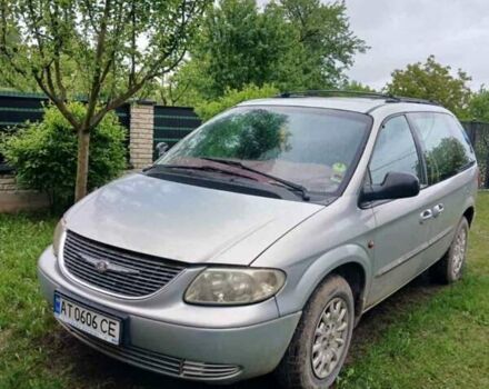 Сірий Крайслер Voyager, об'ємом двигуна 2.5 л та пробігом 400 тис. км за 3500 $, фото 1 на Automoto.ua