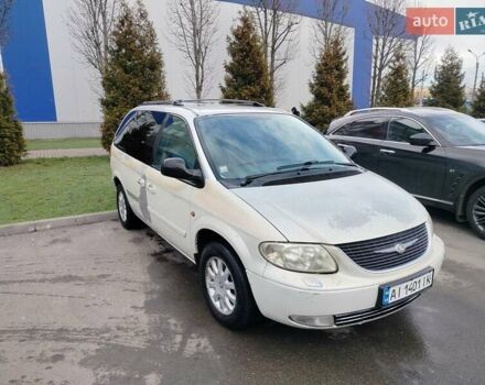 Серый Крайслер Вояджер, объемом двигателя 2.5 л и пробегом 340 тыс. км за 3200 $, фото 1 на Automoto.ua