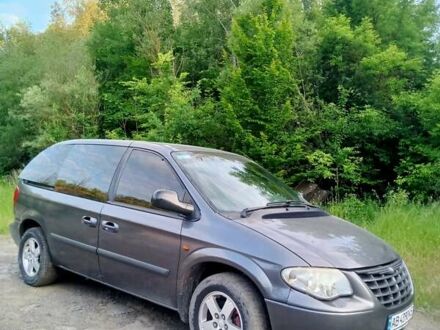 Серый Крайслер Вояджер, объемом двигателя 2.78 л и пробегом 320 тыс. км за 6000 $, фото 1 на Automoto.ua