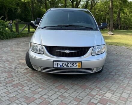 Сірий Крайслер Voyager, об'ємом двигуна 2.5 л та пробігом 339 тис. км за 2500 $, фото 1 на Automoto.ua