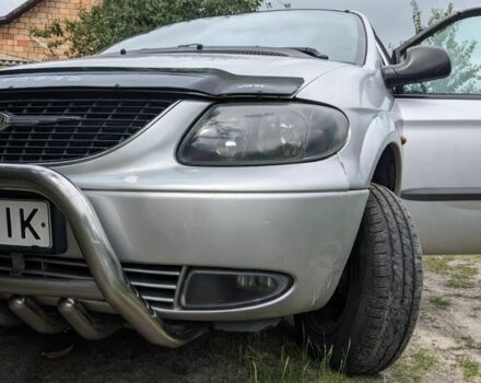 Сірий Крайслер Voyager, об'ємом двигуна 2.5 л та пробігом 295 тис. км за 3542 $, фото 1 на Automoto.ua